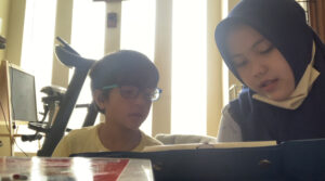 hal yang perlu diperhatikan dalam latihan menulis anak tk