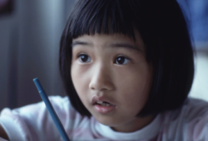 anak sulit menghafal sedang mengerjakan soal