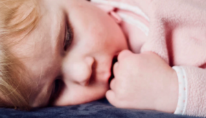 cara mengatasi takut tidur sendiri