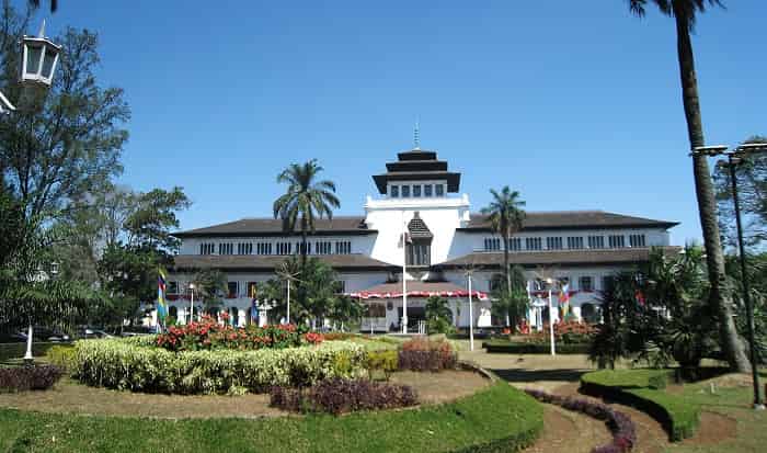 sekolah kedinasan di bandung