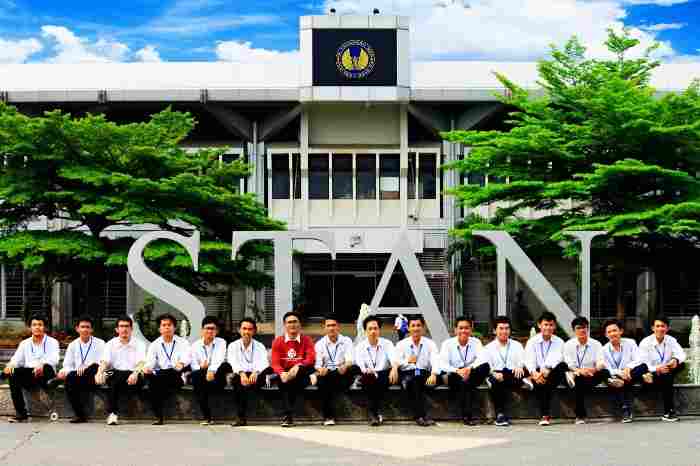 sekolah kedinasan besar peminat