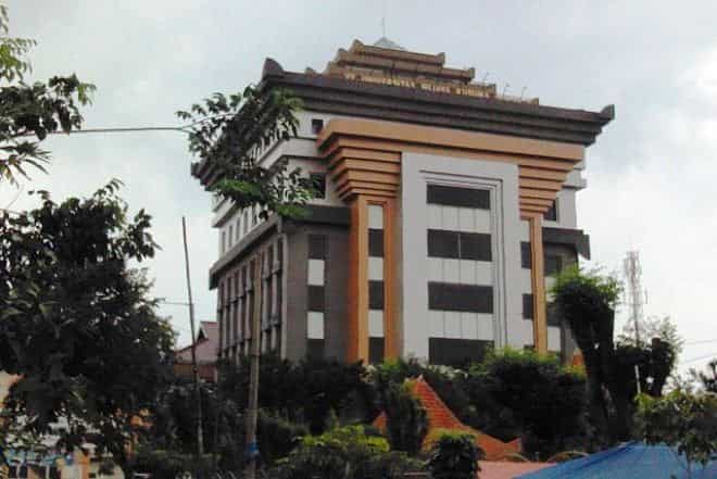 Surabaya murah yang di swasta universitas Daftar Universitas