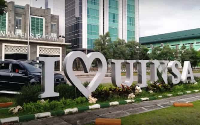 rekomendasi universitas di surabaya yang terbaik dan murah