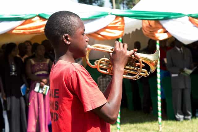 manfaat musik pada anak
