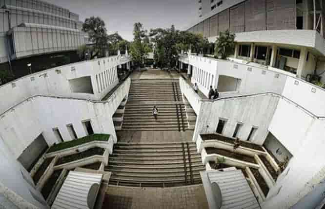 rekomendasi kampus dengan kelas internasional terbaik