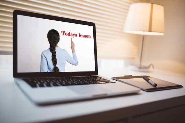 apakah auxiliary verb