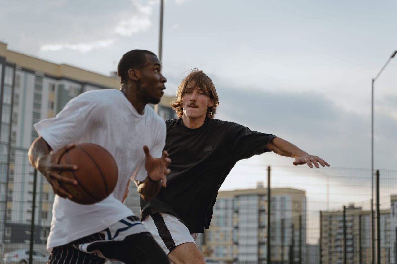 Gerak Dasar dalam Permainan Bola Basket
