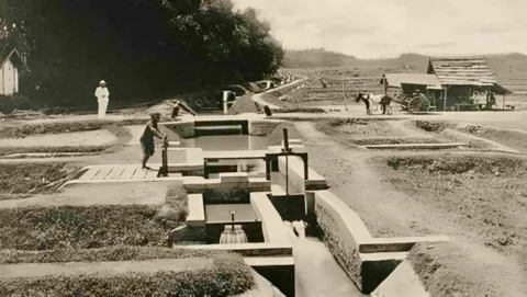 pelaksanaan-politik-etis