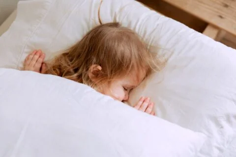 Tips-Membiasakan-Anak-Tidur-Sendiri