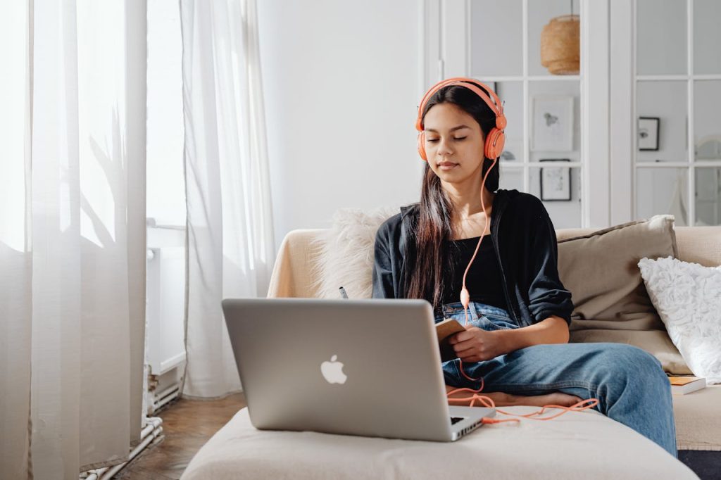 Listening IELTS