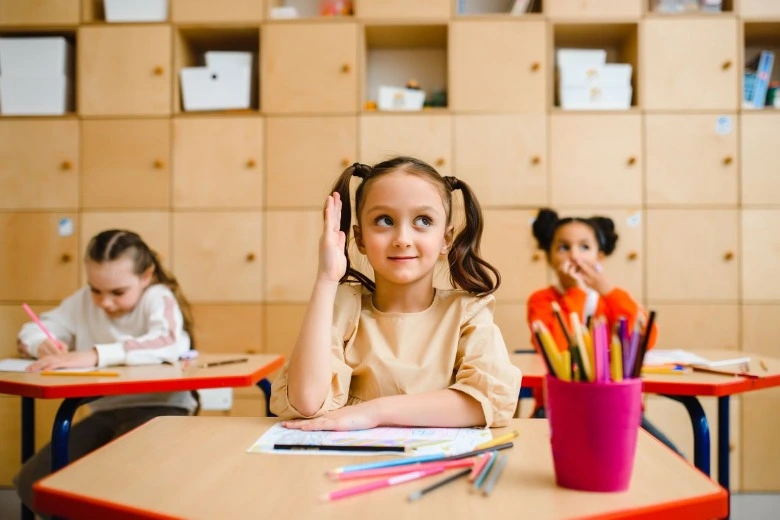 Children studying in class cheerfully apply tips for children's first day of school to be confident