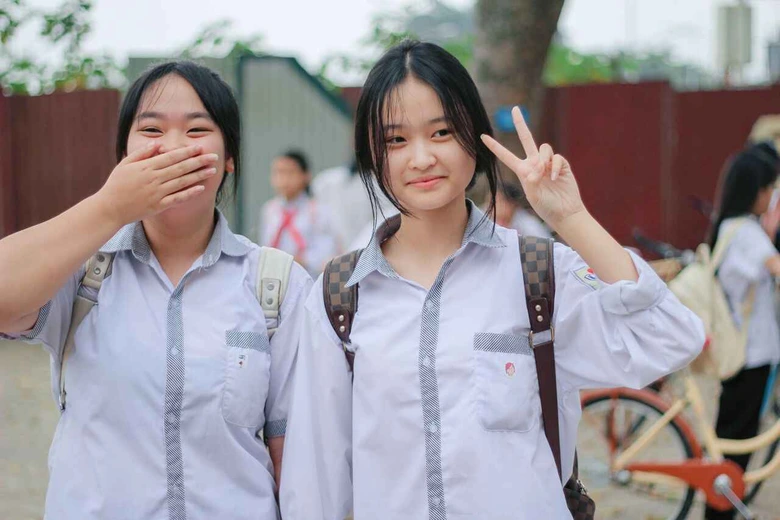 Siswa SMP sedang belajar dengan gembira di kelas sebagai bagian dari penerapan kurikulum tahun ajaran 2026 2027.